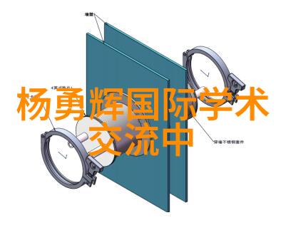 传统意义上的日用品和现代社会中的小家电有什么共同之处以及它们相互关系如何